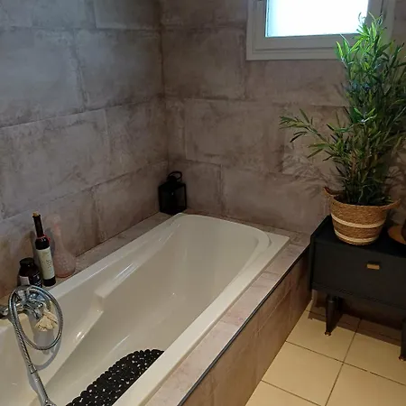 Pamprenelle Villa